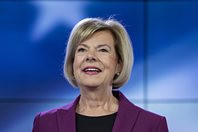 Tammy Baldwin Wins Third Senate Term as Trump Takes White House The